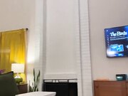 Tinder 约会对象欺骗我和她的室友三人行