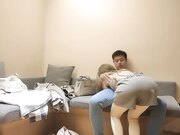 大哥舔着小脚抠弄骚穴 菊花都用道具抽插