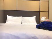 白色外套花臂妹子 口交舔弄骑乘后入大力抽插