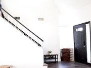 奥黛丽 麦迪逊一直在监视她的邻居 希望能得到他的大鸡巴