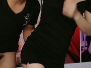 掏出大屌插嘴 主动扶屌一插到底 打桩机猛操搞舒服了