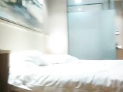 一脸幽怨的外围小姐姐 舔腿抠穴撩拨开心 一对极品美乳 又白又大又翘