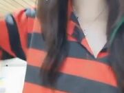 身材苗条的妹子 慢慢脱掉衣服 漏奶露逼诱惑秀 穿着开裆黑色丝袜