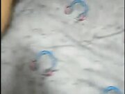 玩出3P新境界 两美女同学和男同学玩双飞 可惜有个美女大姨妈来了只能口活