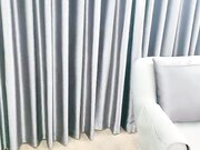 丝袜高跟露脸美女模特被小哥疯狂蹂躏，口交大鸡巴草嘴深喉，撕烂丝袜舔逼，大鸡巴无套抽插各种体位玩弄好骚