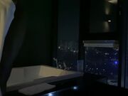 约了个饥渴皮肤白皙的亚裔美妞_酒店浴池里坐上大黑屌扭腰爽到停不下来