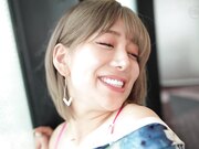 严酷狂妄女主播的惩罚 当我按摩她对触感非常敏感的乳房时