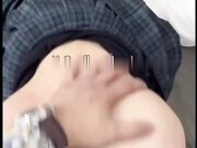 母狗就应该每时每刻为主人服务，她很喜欢吃我的弟弟觉得