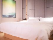 老哥约了个短裙漂亮外围直播啪啪 穿上性感吊带丝袜深喉口交抱起来操