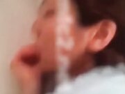 无毛白虎逼上一撮黑毛 据说性欲旺 被机吧插手指抠