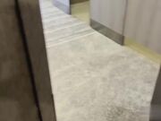 程序员的周末加班惊喜 公厕偶遇全裸女神 男厕所里草的她忍不住的呻吟