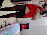 被老公在广东打工的骚妇约到家里干炮穿着红衣黑丝骚到没朋友