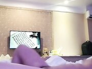 短发气质美少妇约跑友到酒店里面看着庆余年花样多样啪啪无套做爱