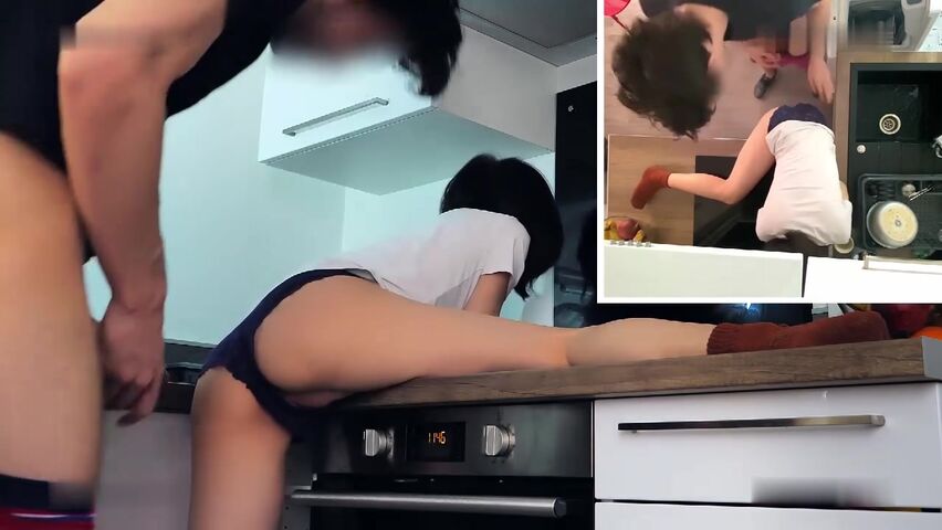 男朋友用他的CHANTILLY鲜奶油喂饱我 架在厨柜上无套猛操 口爆接精真好喝