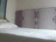 冒雨约平时做兼职挣快钱的熟女人妻 操逼把套落逼里了