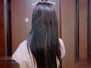 性感女友变成小女仆服侍我