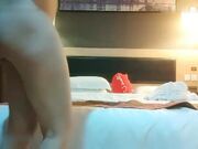 足疗洗浴会所撩妹约到个会所女营销宾馆开房被鸡哥偷偷摘套内射