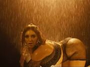 她的骚逼湿透了