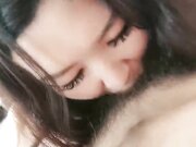 小伙国外潇洒性生活 公寓相约 一个韩国妹子一个洋妞 尽享齐人之福