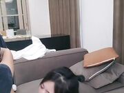 粉色制服可爱妹子 趴下给男友吃屌 没想到还不小呢 口活精湛有说有笑