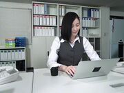 上班被骚扰的女职员