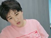 拉拉姐妹花露脸短发极品尤物少妇激情大秀直播 全程露脸让大姐穿上假鸡巴内裤爆草