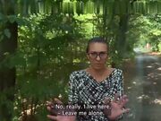 户外狩猎人妻再付款后当着老公面操她老婆的骚逼骑乘猛坐内射