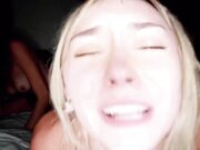 两个大鸡巴猛男力道十足搞好身材姐妹花 紧紧抱着毫不手软揉捏抽插猛力撞击