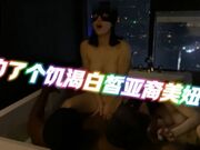 约了个饥渴皮肤极品身材白皙的亚裔美妞酒店浴池里坐上大黑屌扭腰爽到停不下来