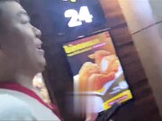 曼谷直直撞 麥當勞搭訕純淨系泰妹