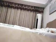 花臂纹身冷艳外围美女 短裙黑丝里面没穿内裤 服务周到磨菊花 口硬翘起大屁股后入