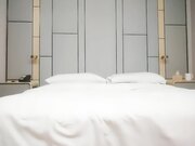 超近距离视角拍摄，掰穴揉搓深喉插嘴，骑乘大屁股打桩机猛操