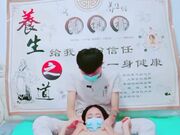 养生之道忽悠女顾客做特殊服务 给我一份信任送您一身健康 揉奶抠逼口交大鸡巴