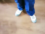 爆裂黑丝骚妇勾搭男人做爱上瘾 勾搭来家维修电线的电工做爱操