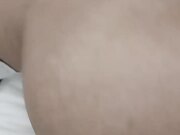 喝得醉醺醺的学生妹 横卧酒店床上 随便玩弄 圆润美臀 半睡半醒之间爆操小骚逼