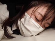 她那贱样一露鸡巴硬得发疼 干她穴里骚肉裹得死紧 爽得她满嘴脏话求操到死