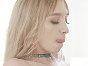 操练白皙美人妻的小嘴