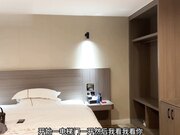 酒店约炮冒充学生的娇嫩少女娇声绝顶泪眼迷离忘我舌吻