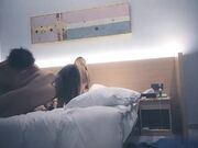 约了双胞胎妹子双飞啪啪 抬腿侧入边操边舔奶