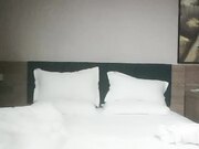 中介约的会所妹子临时加价扯逼半天还是搞了 口交大鸡巴舔乳头乳交主动上位