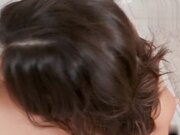 和你性感的大胸女友一起晨间性爱