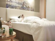 大叔2200约炮身材不错的足浴小姐姐一通猛操直接被干趴了