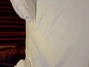 有钱少妇趁老公不在偷约小情人酒店啪啪