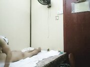 骑车上门找女技师 按摩乳推服务周到 搞半套不操 舔屌口交没几下就搞射