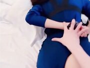 哄骗妹妹闺蜜出来逛街买衣服，商场里大庭广众下就抠逼