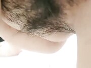 小伙跟邻居媳妇的风流韵事 趁她家中无人翻墙进去 舔穴水好多后入插进去大白臀