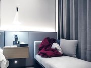 高价约极品外围，美艳动人，女神一对豪乳诱人，激情啪啪猛操