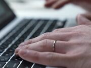 套套用完了 无套也行哦”错过末班车1