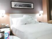 深夜长相甜美气质萌妹 苗条身材穿上黑丝口交上位骑坐抽插