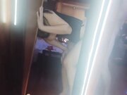 蜜桃女子的屁股 整个又大又饱满多汁 干到她吐舌头翻白眼